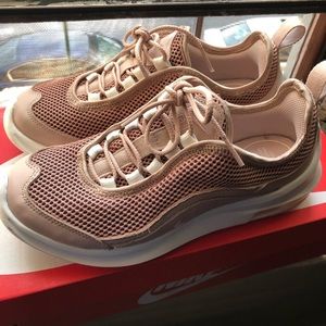Nike Air Max - Estrea